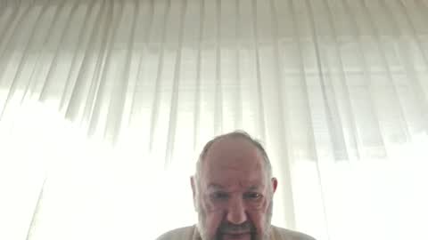 Snapshot of fredaldavid chatting on October 5, 2025, 8:01 am David Fredal online show from October 5, 2025, 8:01 am