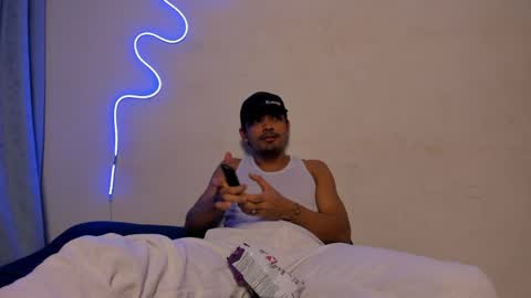 valeria online show from April 8, 2026, 2:44 am