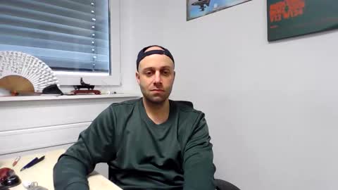 freddow online show from December 5, 2025, 12:36 pm