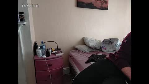 freddy_ardiente online show from April 25, 2026, 12:19 pm