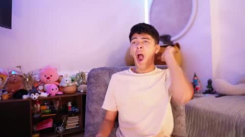 Snapshot of freddy_lax_ chatting on September 28, 2025, 12:32 pm Juan give it a thumbs up please its important online show from September 28, 2025, 12:32 pm