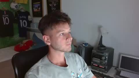 Snapshot of freddy_star chatting on July 22, 2026, 1:25 pm Frederick Perin online show from July 22, 2026, 1:25 pm