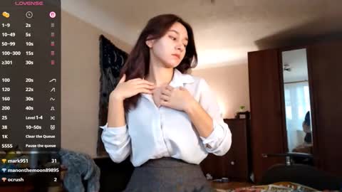 Snapshot of fredmurrietta chatting on November 17, 2025, 10:21 am Mia online show from November 17, 2025, 10:21 am