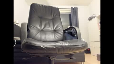 Snapshot of fredrik386959 chatting on January 8, 2025, 5:15 pm Fredrik online show from January 8, 2025, 5:15 pm