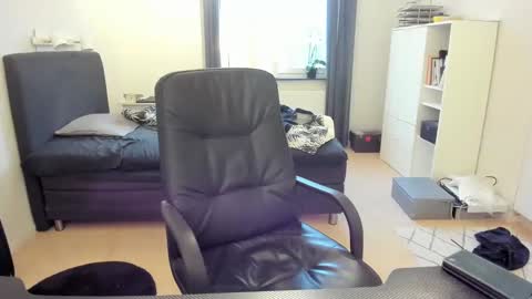 Snapshot of fredrik386959 chatting on January 27, 2025, 12:37 pm Fredrik online show from January 27, 2025, 12:37 pm