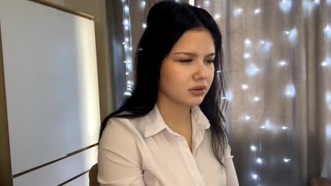 Jenny online show from March 25, 2026, 5:35 am