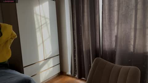 Jenny online show from April 3, 2026, 4:10 am