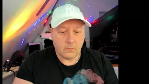 freelancer1234 online show from January 11, 2026, 5:23 am