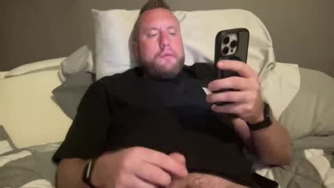 Snapshot of freestyleneary1989 chatting on September 17, 2025, 3:41 am Uncutforyou online show from September 17, 2025, 3:41 am