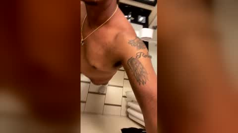 Snapshot of freewild999 chatting on February 15, 2026, 5:04 am freewild999 online show from February 15, 2026, 5:04 am