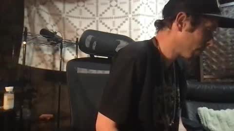 freeyourmind247 online show from April 18, 2026, 8:07 am