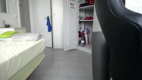 Snapshot of freiherr111 chatting on November 2, 2025, 10:06 am Walter Fischer online show from November 2, 2025, 10:06 am