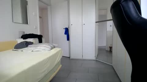 Snapshot of freiherr111 chatting on November 17, 2025, 9:15 am Walter Fischer online show from November 17, 2025, 9:15 am