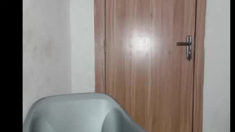 frekkymorelle online show from October 6, 2025, 4:43 am