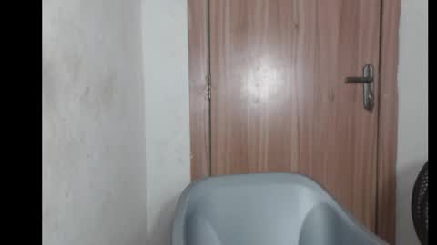 frekkymorelle online show from November 9, 2025, 7:39 am