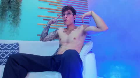 Xavier online show from November 18, 2025, 7:18 pm