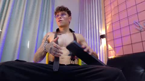 Snapshot of french_sexx chatting on January 17, 2026, 7:06 pm Xavier online show from January 17, 2026, 7:06 pm