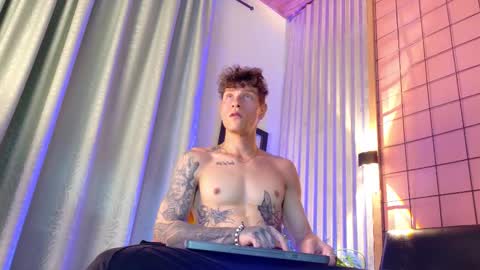 Snapshot of french_sexx chatting on January 19, 2026, 11:25 am Xavier online show from January 19, 2026, 11:25 am