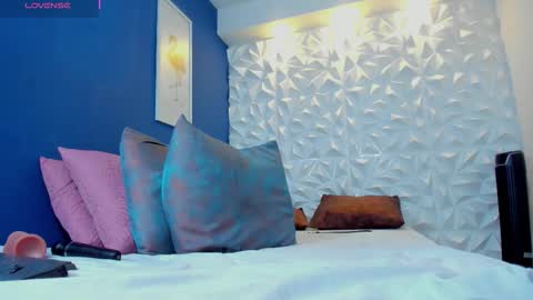 Freya online show from November 9, 2025, 3:38 am