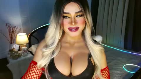 Miss Frea  online show from December 16, 2025, 1:32 am