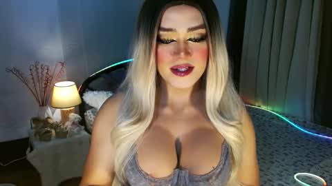 Miss Frea  online show from January 14, 2026, 11:20 pm