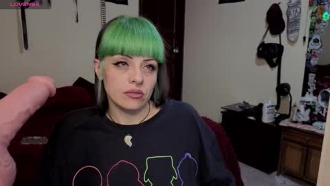 freyaa_sorceress online show from December 21, 2025, 7:37 am