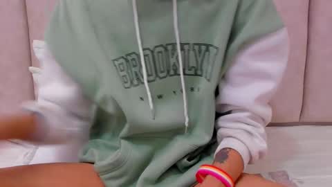 Snapshot of freyamoller chatting on October 4, 2025, 5:55 pm FREYA online show from October 4, 2025, 5:55 pm