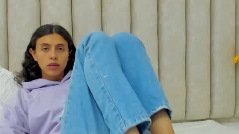 Snapshot of freyamoller chatting on October 13, 2025, 7:47 pm FREYA online show from October 13, 2025, 7:47 pm