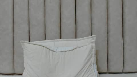 Snapshot of freyamoller chatting on October 15, 2025, 7:03 pm FREYA online show from October 15, 2025, 7:03 pm