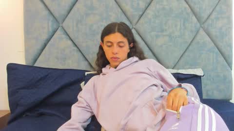 Snapshot of freyamoller chatting on October 18, 2025, 6:08 pm FREYA online show from October 18, 2025, 6:08 pm