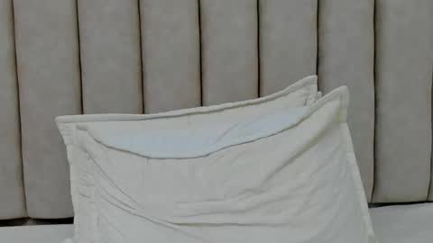 Snapshot of freyamoller chatting on November 5, 2025, 6:52 pm FREYA online show from November 5, 2025, 6:52 pm