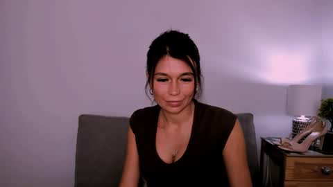 freyanaughty69 online show from May 29, 2026, 3:32 pm