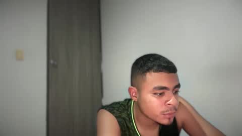 freyva_ online show from January 29, 2025, 6:22 am