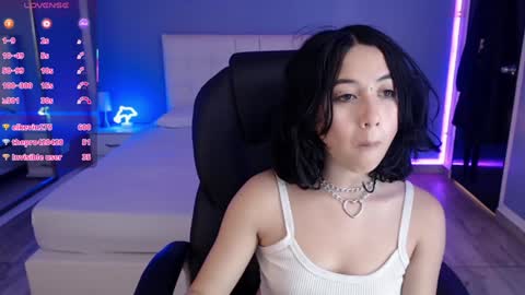 Snapshot of frida_lassi_ chatting on January 22, 2025, 6:10 pm frida_lassi_ online show from January 22, 2025, 6:10 pm