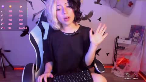 frida_lassi_ online show from October 17, 2025, 2:08 pm