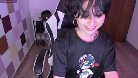 frida_lassi_ online show from April 12, 2026, 1:10 am