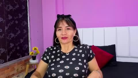 Snapshot of frida_naughtymilf chatting on November 8, 2025, 5:12 pm Frida online show from November 8, 2025, 5:12 pm