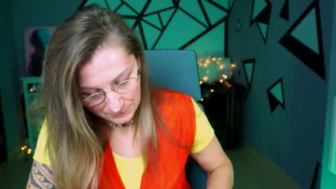 Frida Tander online show from December 12, 2024, 10:02 am