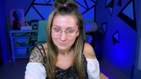 Frida Tander online show from December 16, 2024, 3:11 pm