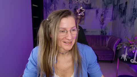 Frida Tander online show from January 6, 2025, 3:19 pm