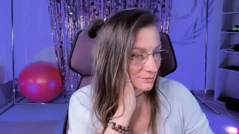 Frida Tander online show from February 17, 2025, 3:09 pm