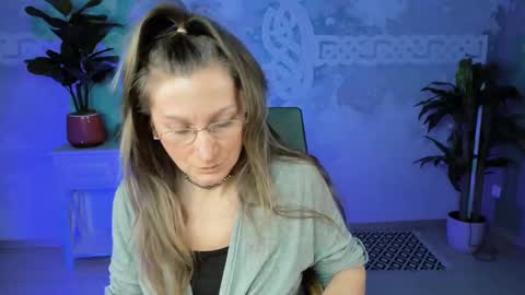 Frida Tander online show from March 2, 2025, 1:49 pm