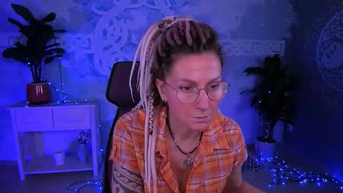 Frida Tander online show from February 26, 2026, 5:50 am