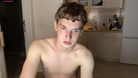 Snapshot of friday_gay_dude chatting on July 23, 2026, 8:40 pm Andrew online show from July 23, 2026, 8:40 pm