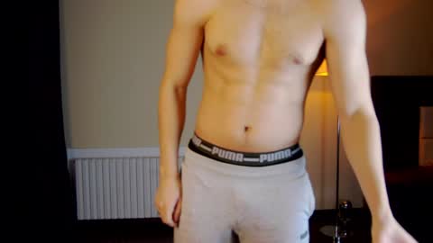 Snapshot of friend123211 chatting on February 2, 2025, 12:30 am Viktor online show from February 2, 2025, 12:30 am