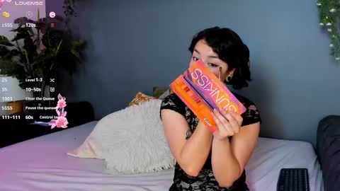 Snapshot of frodita_dream chatting on October 28, 2025, 12:19 pm FRODIT online show from October 28, 2025, 12:19 pm