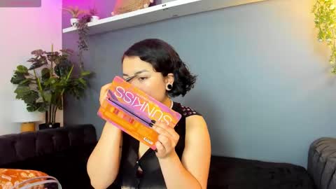 Snapshot of frodita_dream chatting on November 6, 2025, 5:58 pm FRODIT online show from November 6, 2025, 5:58 pm