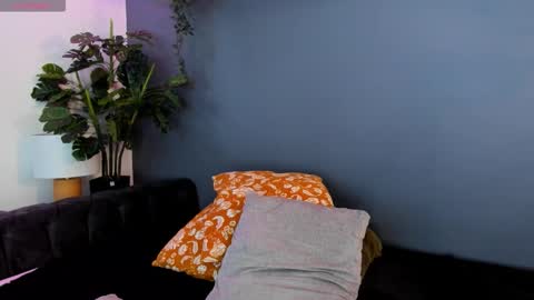 Snapshot of frodita_dream chatting on November 15, 2025, 1:14 am FRODIT online show from November 15, 2025, 1:14 am