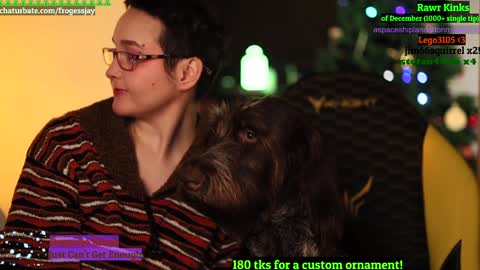 Snapshot of frogessjay chatting on December 27, 2024, 7:46 pm Jaywise Frogfoot online show from December 27, 2024, 7:46 pm