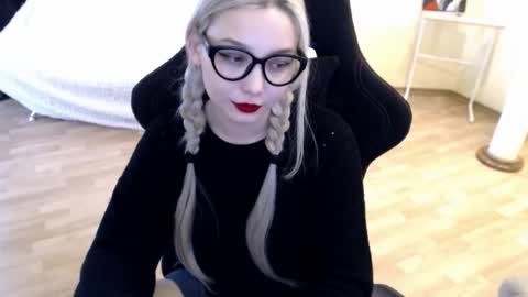 Snapshot of fromsun_forsoul chatting on February 18, 2025, 6:59 am Lilith online show from February 18, 2025, 6:59 am